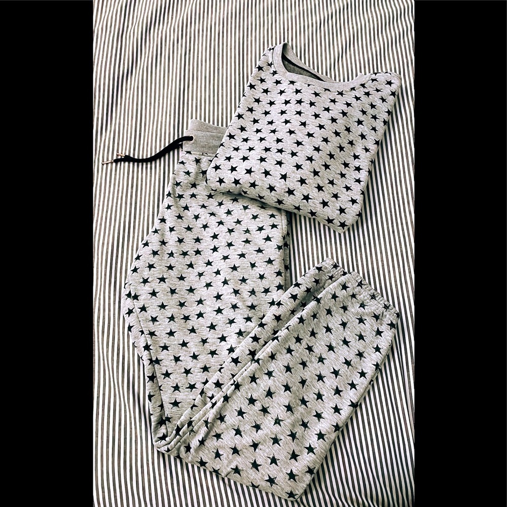 Really cute gray star joggers